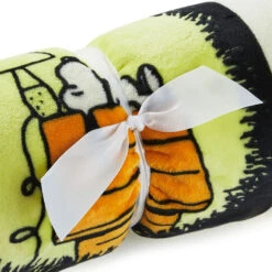 Hallmark Peanuts® Franken-Snoopy Comic Blanket, 50x60 8 Hallmark Peanuts® Franken-Snoopy Comic Blanket, 50x60 -Hallmark Frankenstein Snoopy Comic Strip Blanket 1HGN1516 04