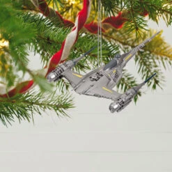 Hallmark Star Wars: The Mandalorian™ The Mandalorian's N-1 Starfighter™ Ornament 7 Hallmark Star Wars: The Mandalorian™ The Mandalorian's N-1 Starfighter™ Ornament -Hallmark Mandalorian Starfighter Keepsake Ornament 2999QXI7119 02