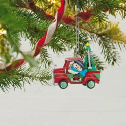 Hallmark Holiday Parade Nello's Music Shop Truck 2023 Ornament -Hallmark Nellos Music Shop Truck Keepsake Ornament 1799QXR8079 02